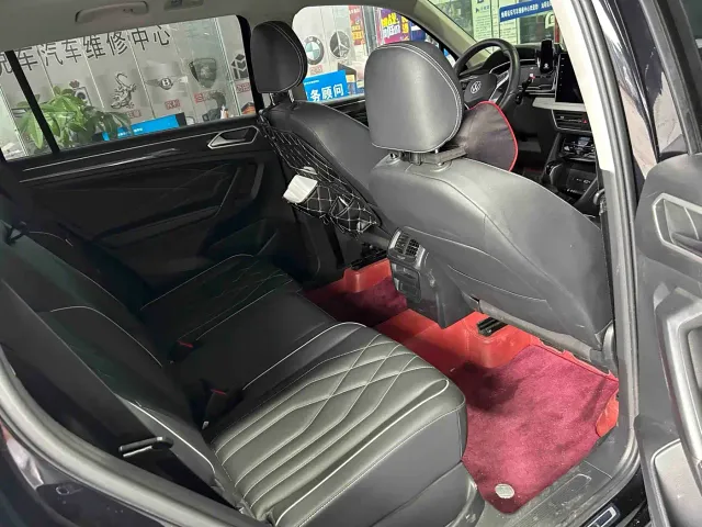 Volkswagen Tiguan L — Фото автомобиля 4