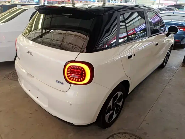 JAC Yiwei 3 — Фото автомобиля 6