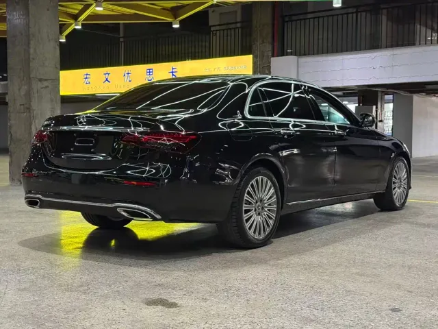 Mercedes-Benz E-Class — Фото автомобиля 8