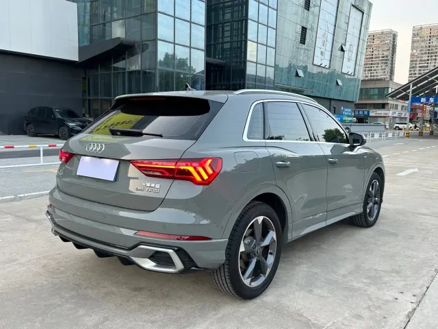 Audi Q3 — Фото автомобиля 11