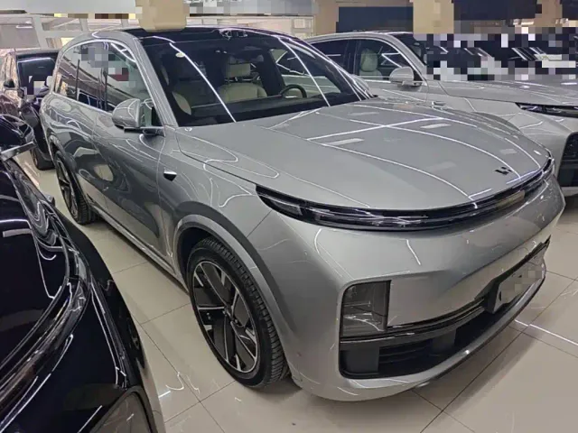 Li Auto L8 — Фото автомобиля 3