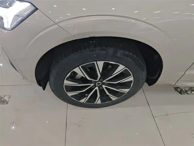 Volvo XC60 — Фото автомобиля 22