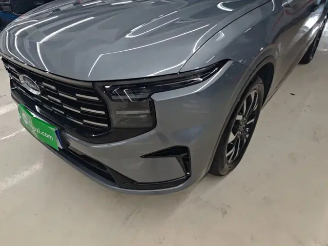 Ford Edge — Фото автомобиля 23