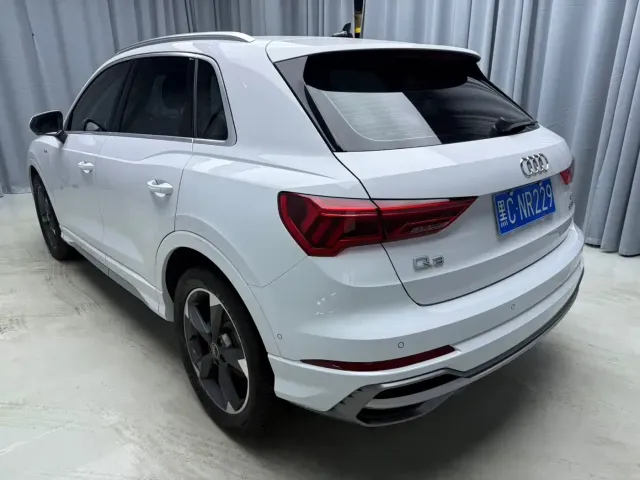 Audi Audi Q3 2023 35 TFSI Fashion Dynamic (1.4T) — Фото автомобиля 4