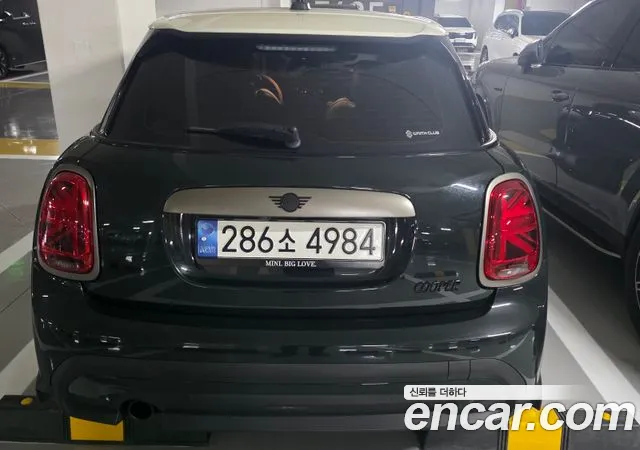 MINI Cooper — Фото автомобиля 4