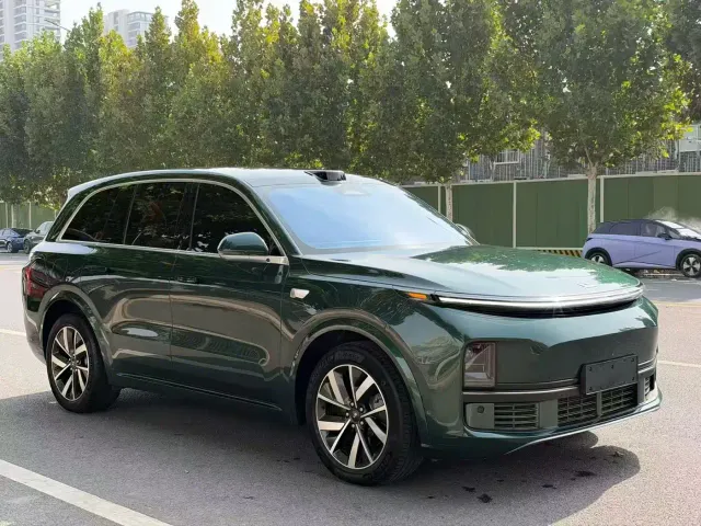 Li Auto L8 — Фото автомобиля 3