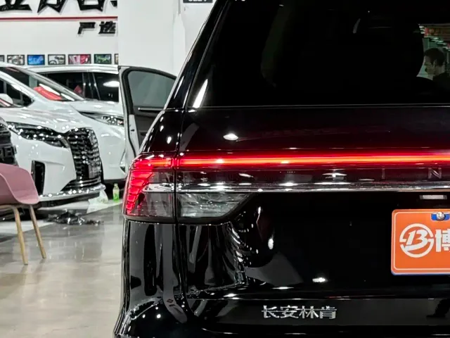 Lincoln Aviator — Фото автомобиля 18