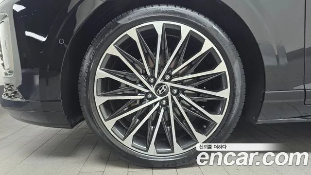 Hyundai Grandeur Grandeur (GN7) 2.5 Бензин 2WD — Фото автомобиля 4