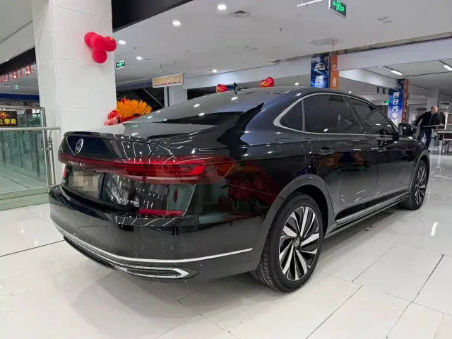 Volkswagen Passat — Фото автомобиля 6