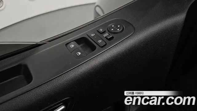 Hyundai Staria Staria 4WD Tourer 9 мест — Фото автомобиля 17