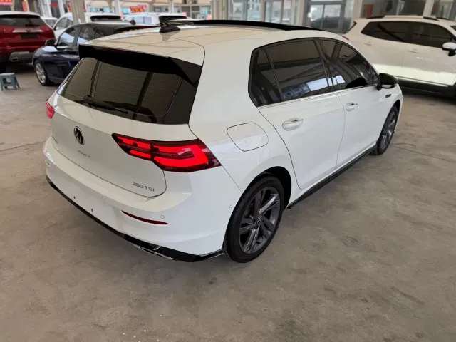Volkswagen Golf — Фото автомобиля 15