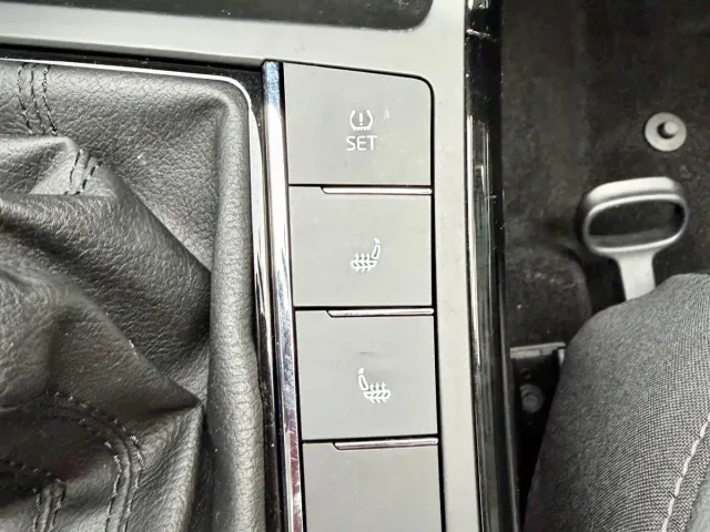 Volkswagen Passat — Фото автомобиля 19