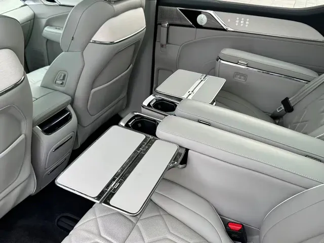 Volvo EM90 — Фото автомобиля 14