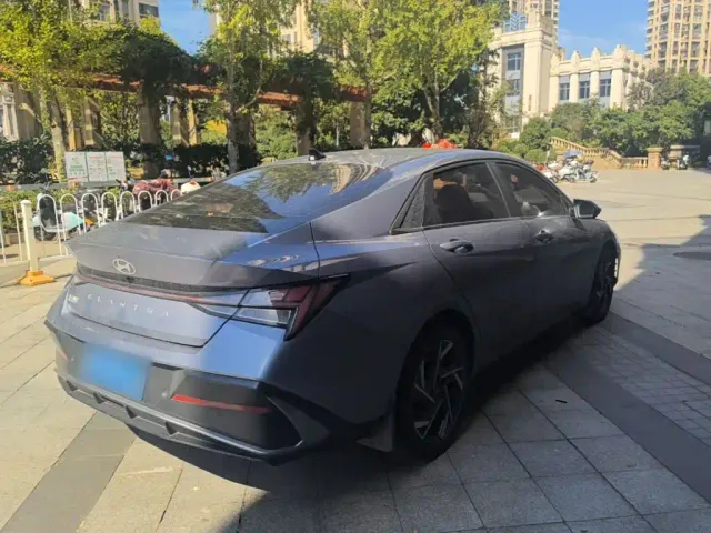 Hyundai Elantra — Фото автомобиля 6