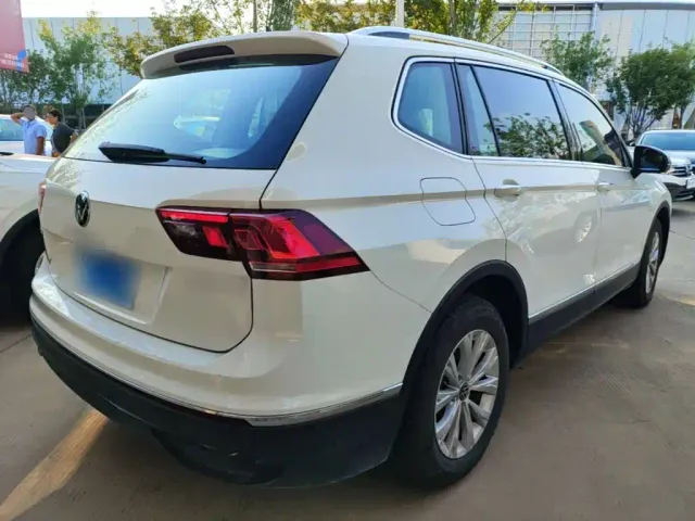 Volkswagen Tiguan L — Фото автомобиля 4