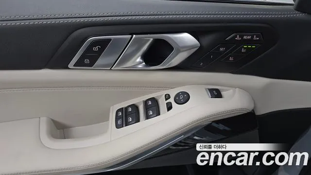 BMW X7 xDrive 40d M Sport 7 мест — Фото автомобиля 15