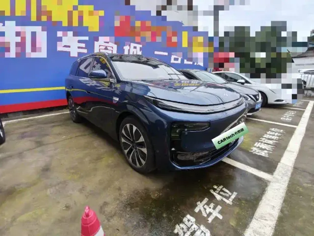 Dongfeng E8 M8 — Фото автомобиля 9