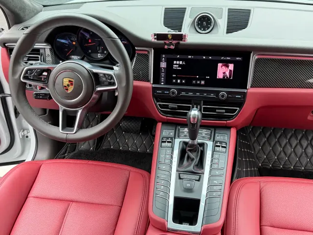 Porsche Macan — Фото автомобиля 16