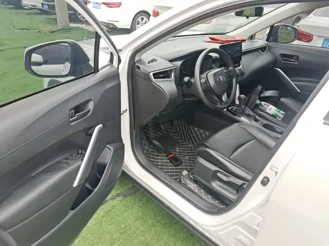 Toyota Corolla Cross — Фото автомобиля 15