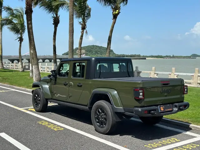 Jeep Gladiator — Фото автомобиля 14