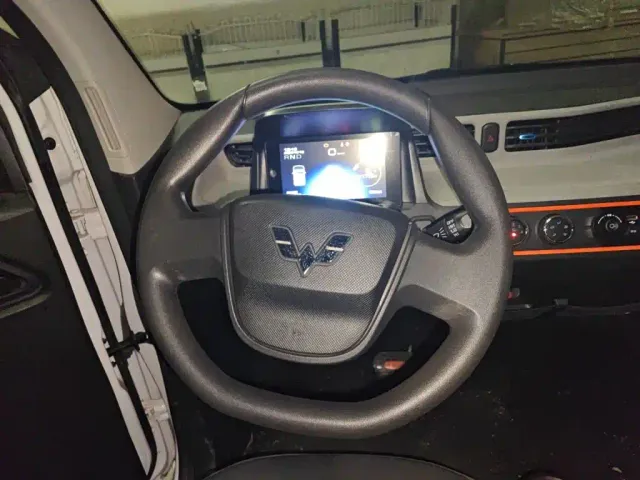 Wuling Hongguang Mini EV — Фото автомобиля 6