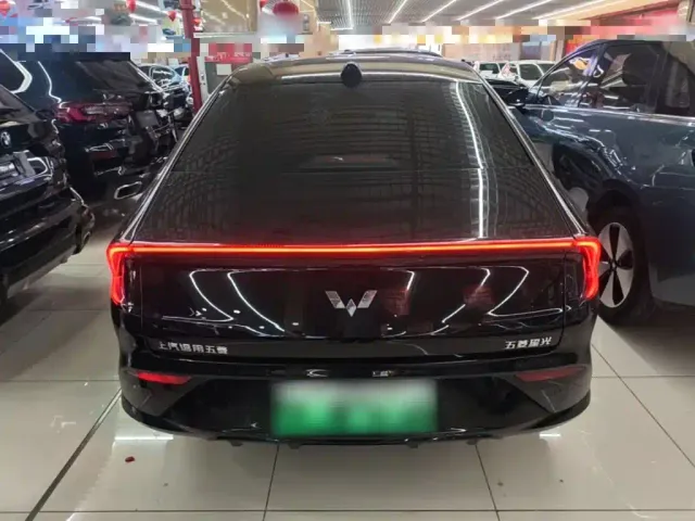Wuling Starlight — Фото автомобиля 5