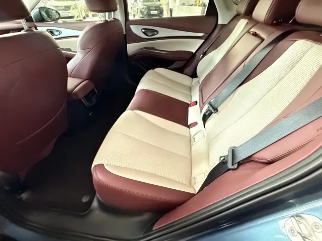 BYD Seal 07 EV — Фото автомобиля 8