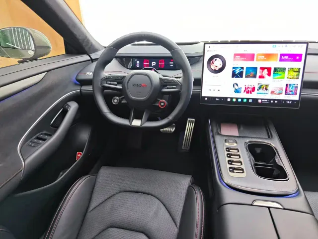 Xiaomi SU7 — Фото автомобиля 11
