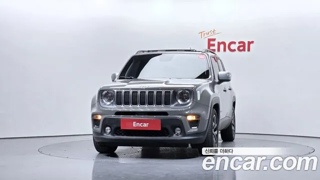 Jeep Renegade — Фото автомобиля 3
