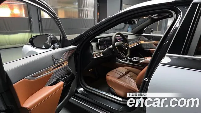 BMW 7 Series — Фото автомобиля 17