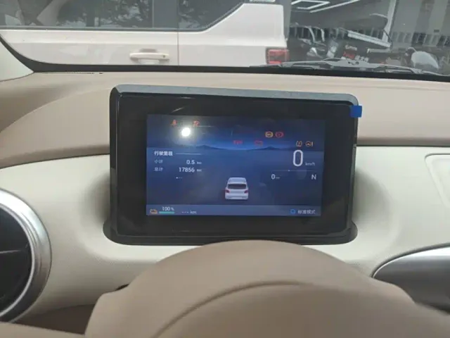 Wuling Hongguang Mini EV — Фото автомобиля 11