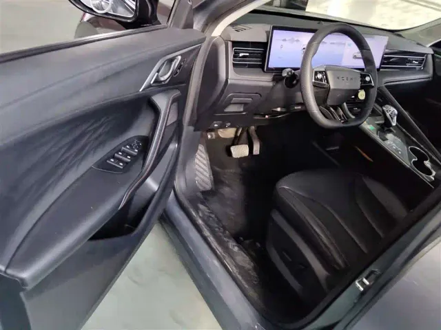 Roewe RX5 — Фото автомобиля 11