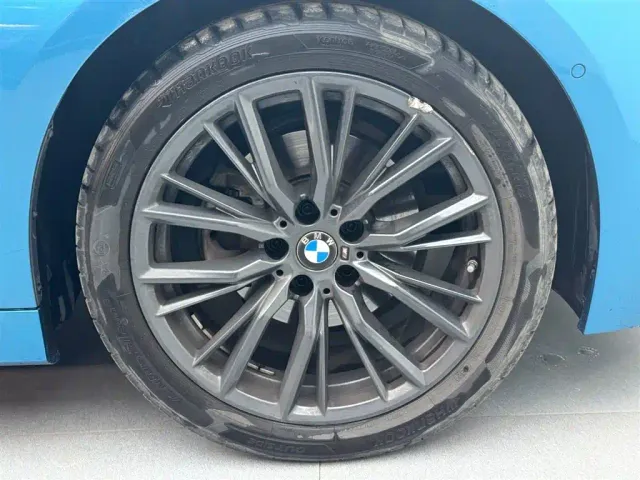 BMW 3 Series — Фото автомобиля 17