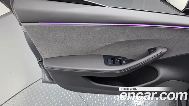 Tesla Model 3 — Фото автомобиля 13