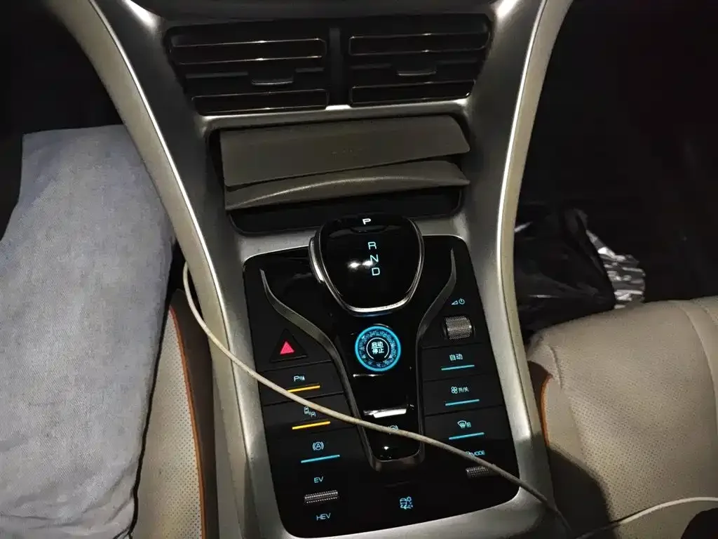 BYD Song Pro New Energy 2023 Champion Edition DM-i 110KM Excellence — Фото автомобиля 10