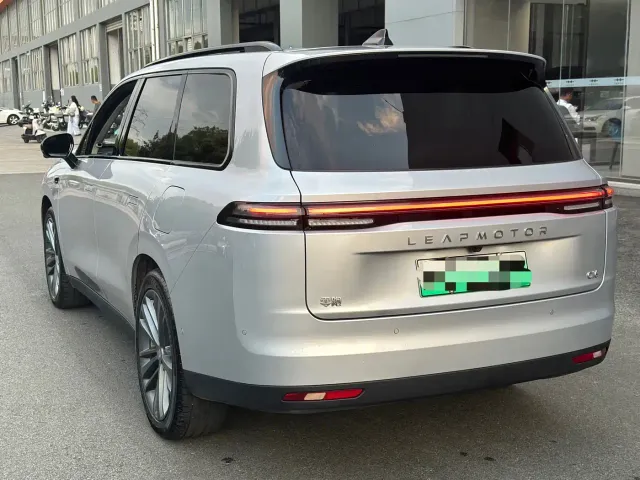 Leapmotor C16 — Фото автомобиля 10