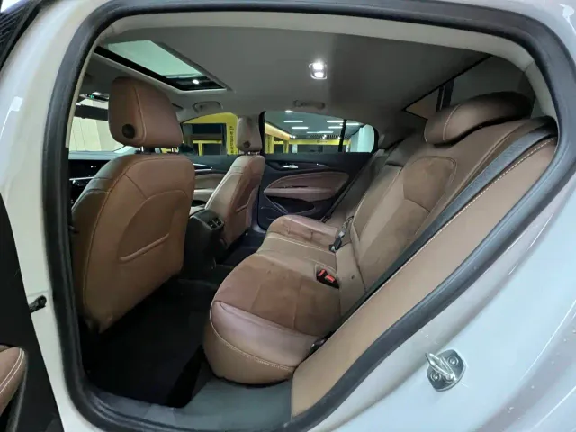 Buick Regal — Фото автомобиля 9