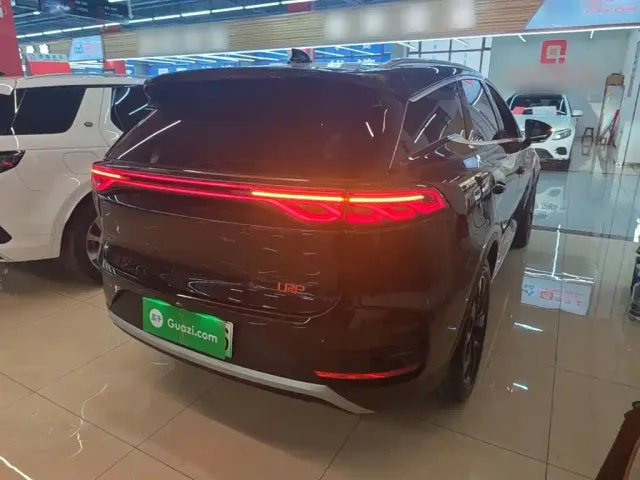 BYD Tang — Фото автомобиля 6