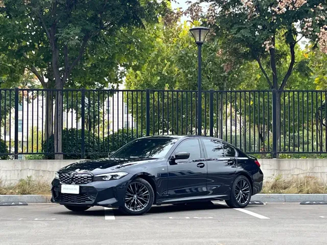 Фотография автомобиля — BMW 3 Series