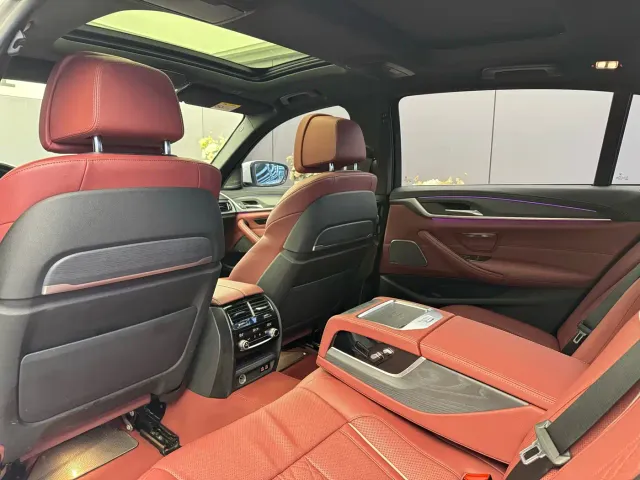 BMW 5 Series — Фото автомобиля 8