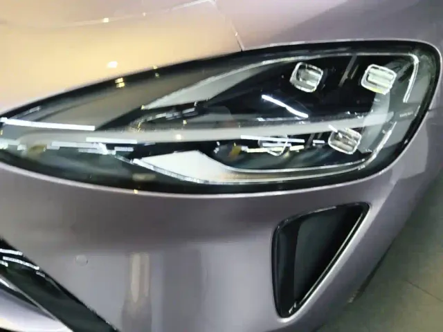 Xiaomi SU7 — Фото автомобиля 23