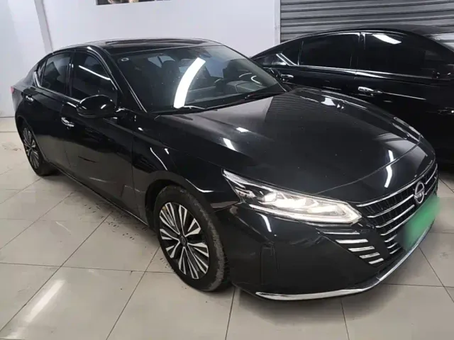 Nissan Teana — Фото автомобиля 3