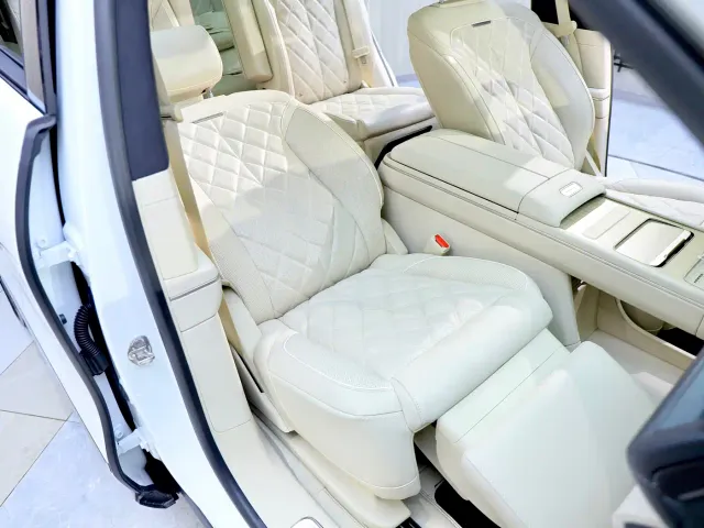 NIO NIO ES8 2025 Base Model — Фото автомобиля 20