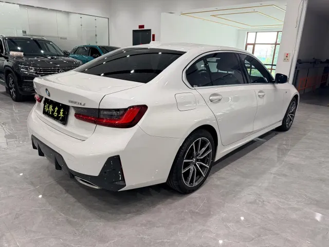 BMW 3 Series — Фото автомобиля 4