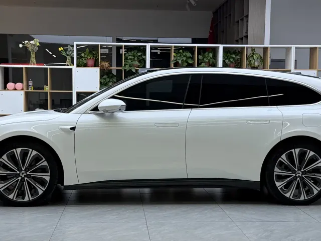 Nio ET5 Touring — Фото автомобиля 3