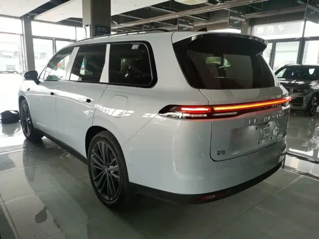 Leapmotor C16 — Фото автомобиля 4