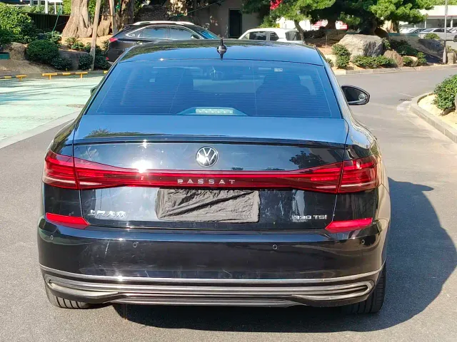 Volkswagen Passat — Фото автомобиля 15