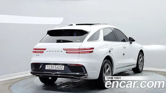 Genesis GV70 — Фото автомобиля 4