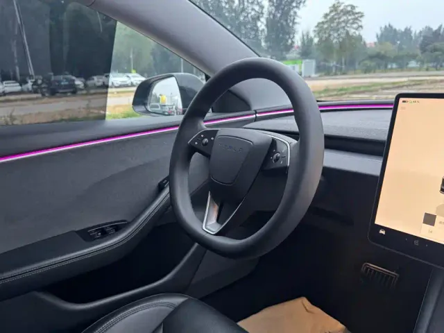 Tesla Model 3 2023 Rear-Wheel Drive — Фото автомобиля 16