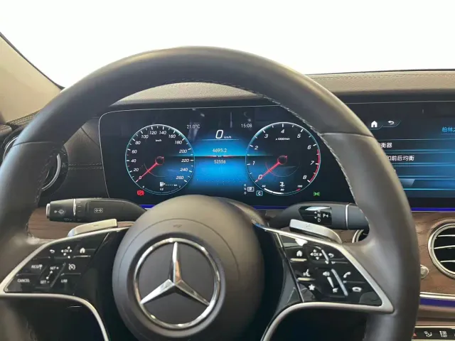 Mercedes-Benz E-Class — Фото автомобиля 6